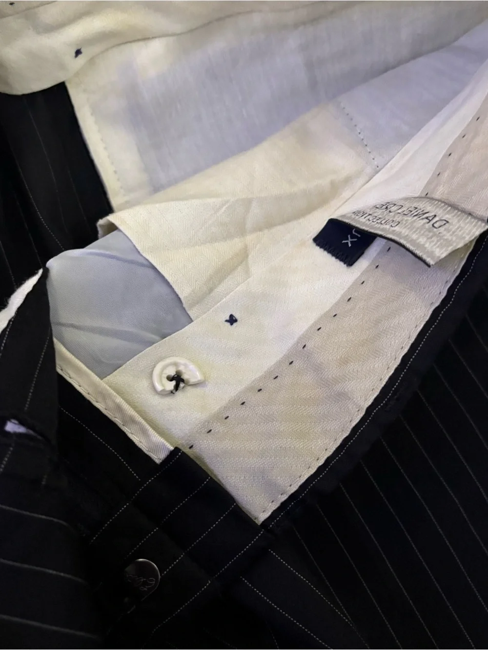 Daniel Cremieux blazer about